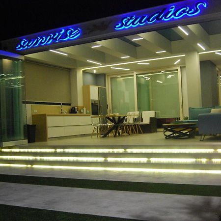 Sunrise Studios Resort 斯卡拉伯塔麦斯 外观 照片